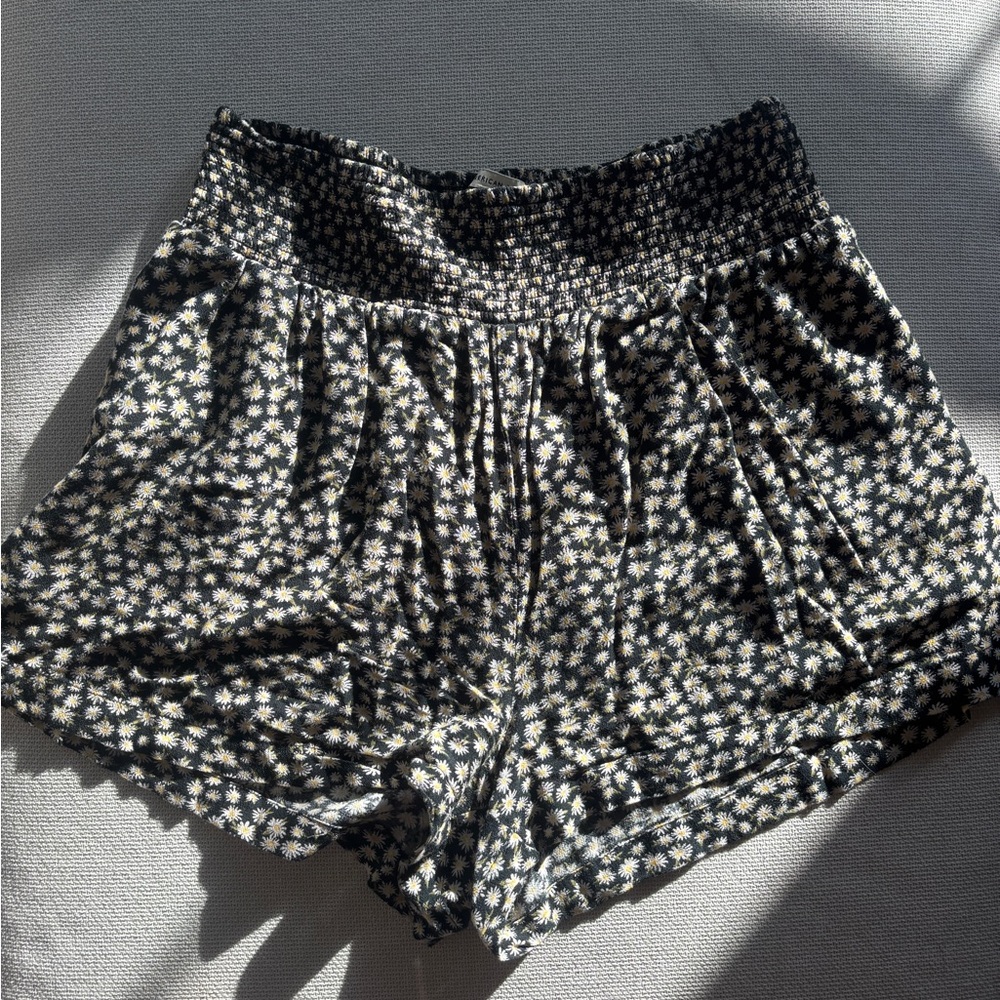 American Eagle Outfitters High Waist floral shorts